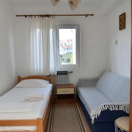 Apartment Valerija Supetar